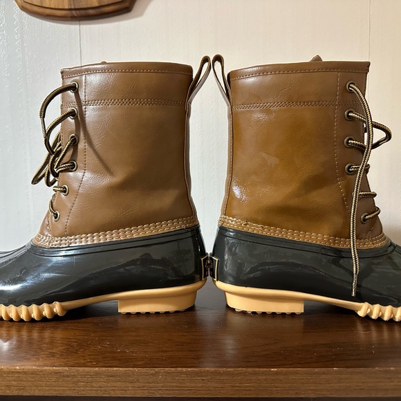 The Original Sporto Duck Boot - Picture 2 of 7